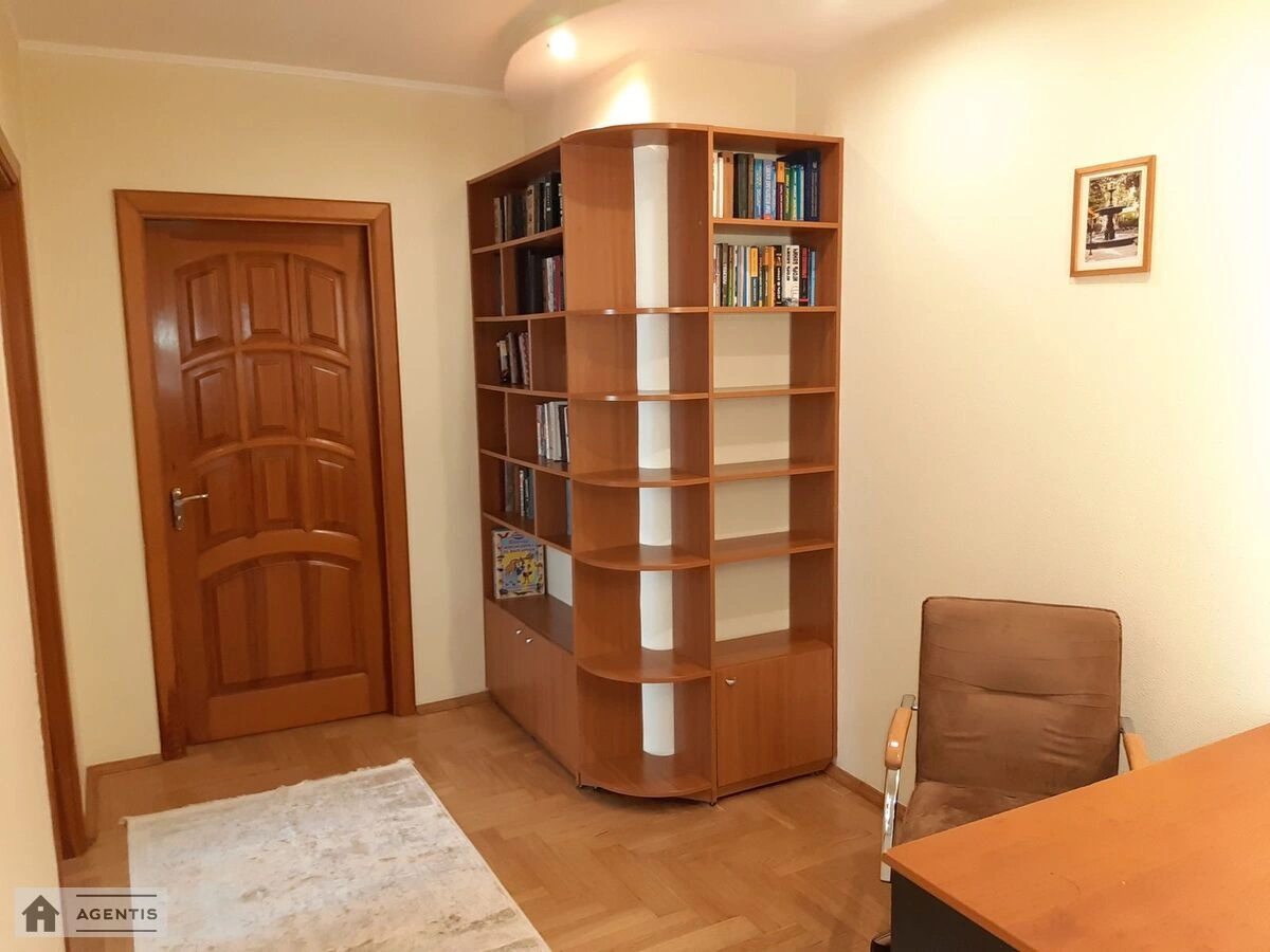 Сдам квартиру 2 комнаты, 65 m², 15 эт./20 этажей. 13, Левка Лукяненка вул. (Маршала Тимошенка), Киев. 