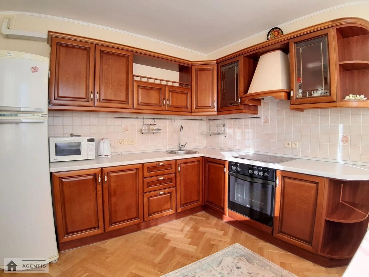 Сдам квартиру 2 комнаты, 65 m², 15 эт./20 этажей. 13, Левка Лукяненка вул. (Маршала Тимошенка), Киев. 