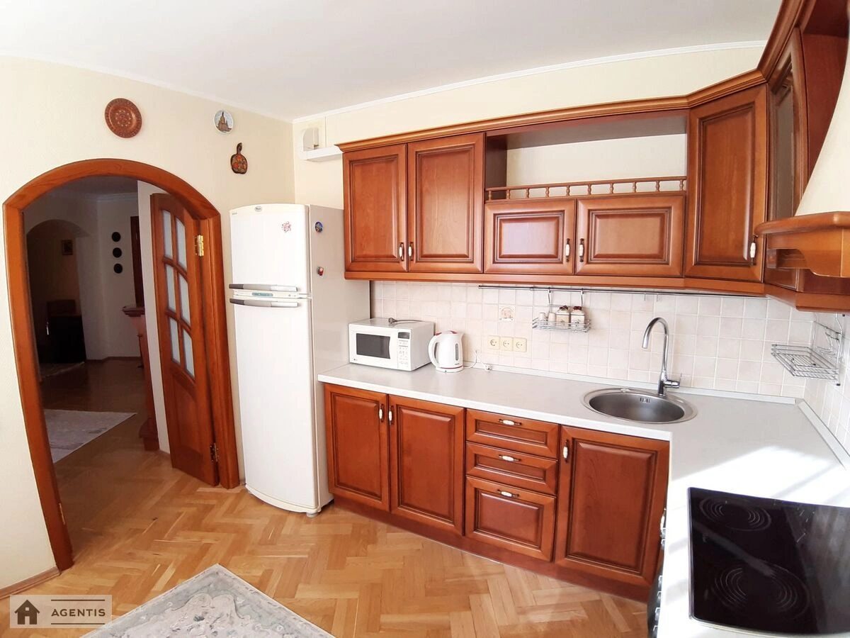 Сдам квартиру 2 комнаты, 65 m², 15 эт./20 этажей. 13, Левка Лукяненка вул. (Маршала Тимошенка), Киев. 