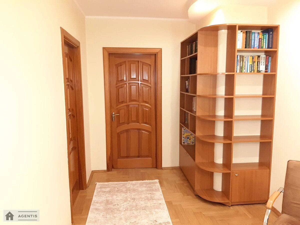 Сдам квартиру 2 комнаты, 65 m², 15 эт./20 этажей. 13, Левка Лукяненка вул. (Маршала Тимошенка), Киев. 