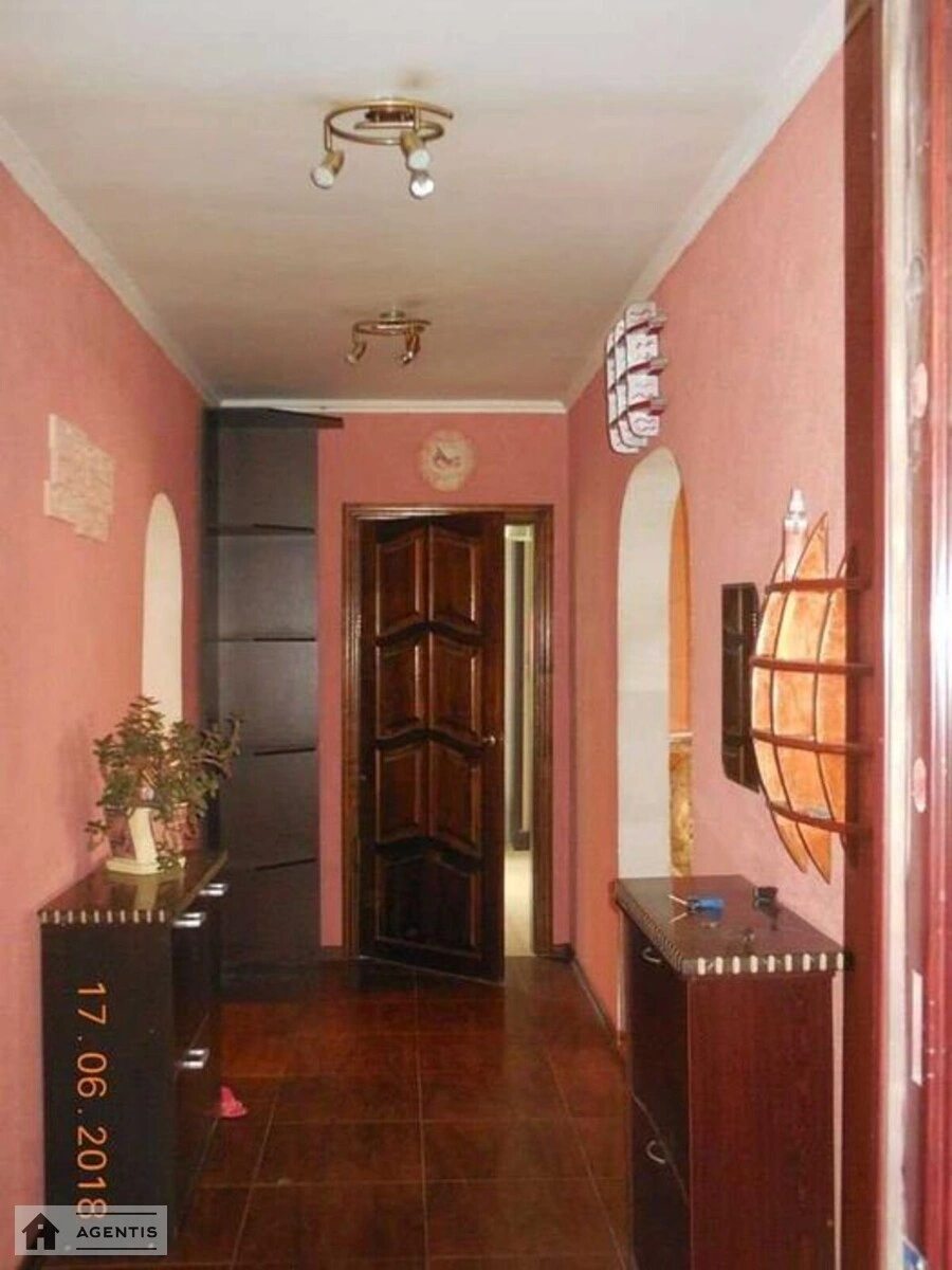 Apartment for rent 4 rooms, 90 m², 13th fl./16 floors. Holosiyivskyy rayon, Kyiv. 