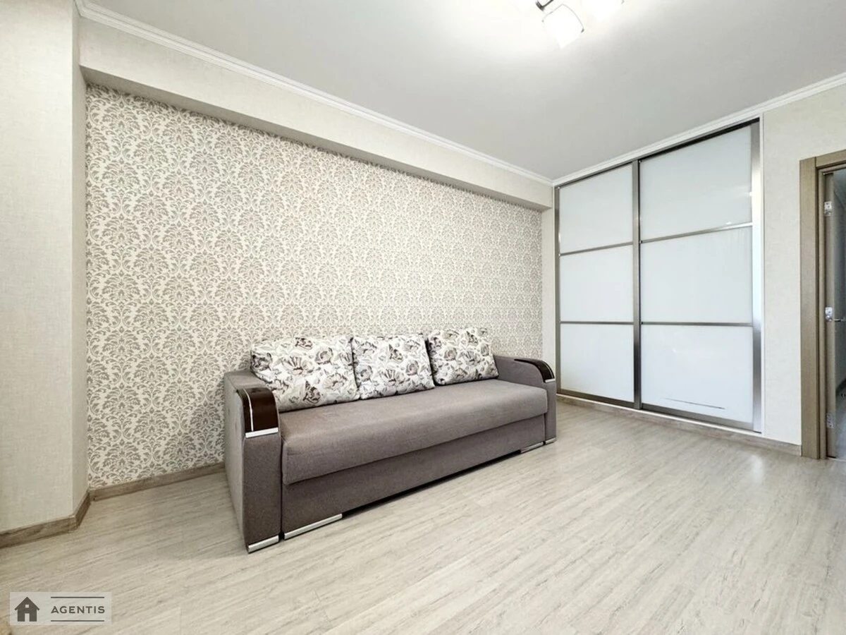 Apartment for rent 3 rooms, 93 m², 13th fl./16 floors. 16, Fedora Ernsta vul., Kyiv. 