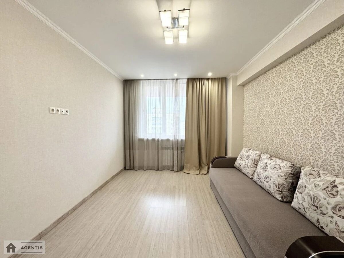 Apartment for rent 3 rooms, 93 m², 13th fl./16 floors. 16, Fedora Ernsta vul., Kyiv. 