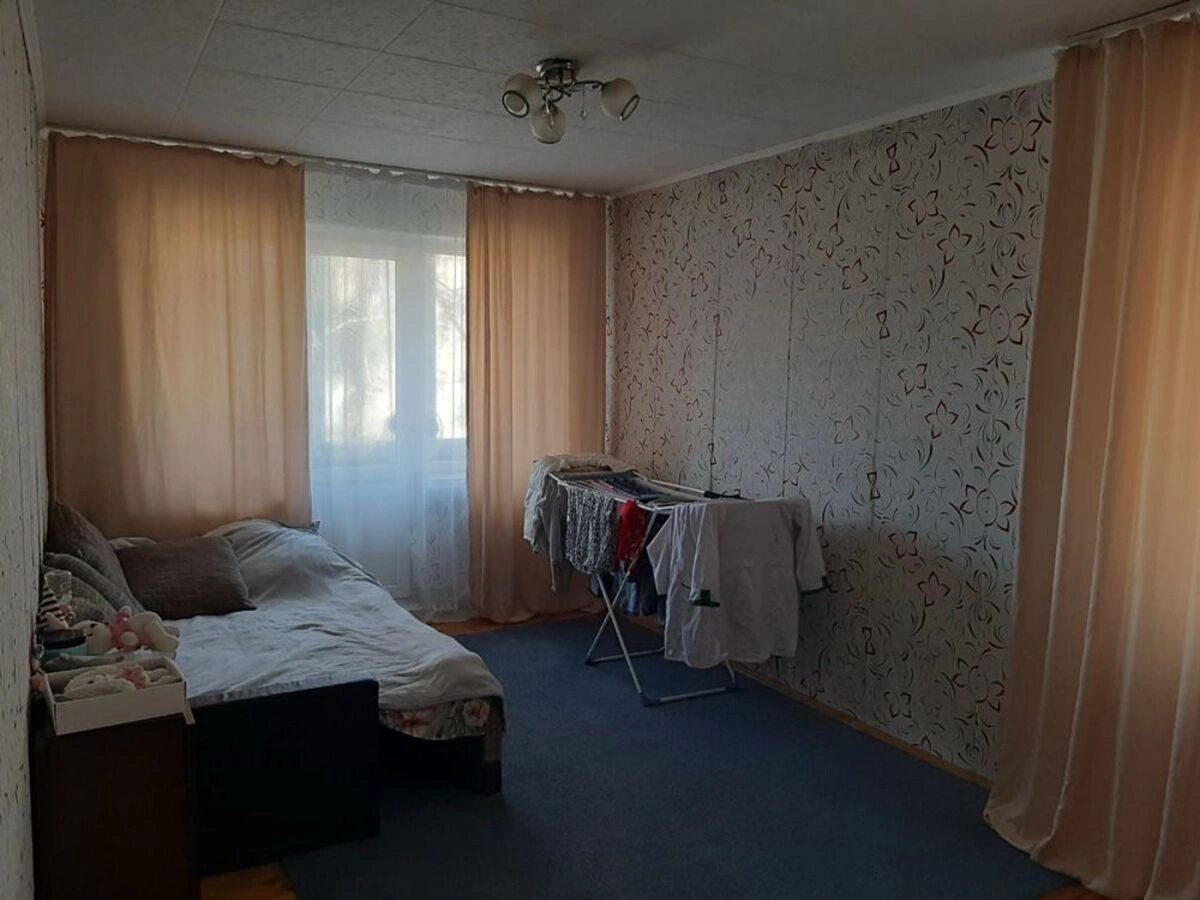 Продаж квартири 2 кімнати, 42 m², 3 пов./5 поверхів. 83, Вацлава Гавела бульв. (Івана Лепсе), Київ. 