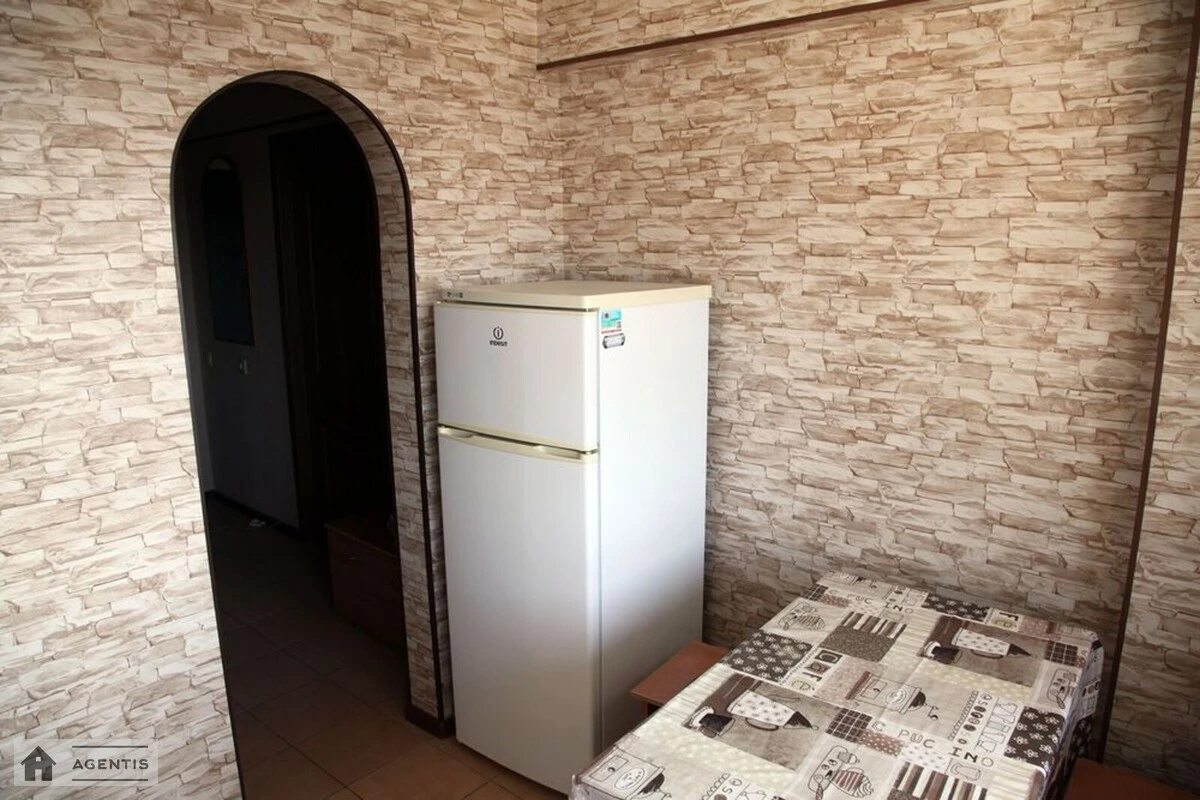 Здам квартиру 1 кімната, 32 m², 13 пов./16 поверхів. 94, Велика Васильківська 94, Київ. 