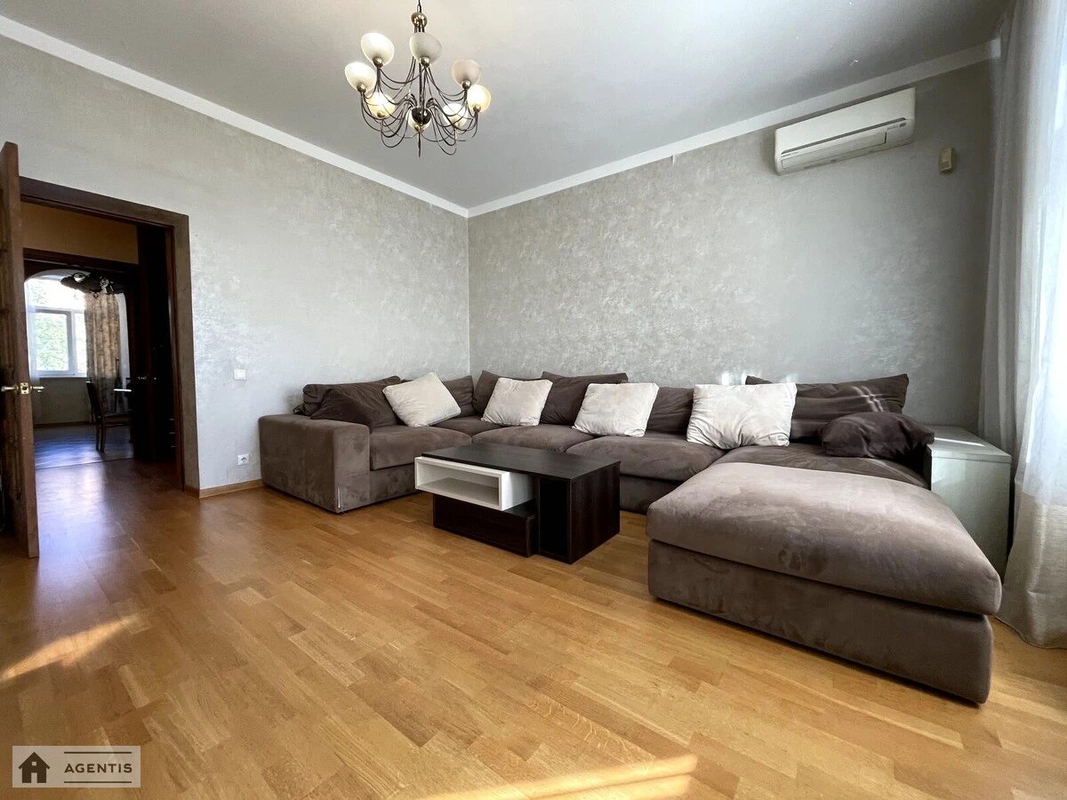 Apartment for rent 3 rooms, 90 m², 3rd fl./5 floors. 32, Yuriya Illyenka vul. Melnykova, Kyiv. 