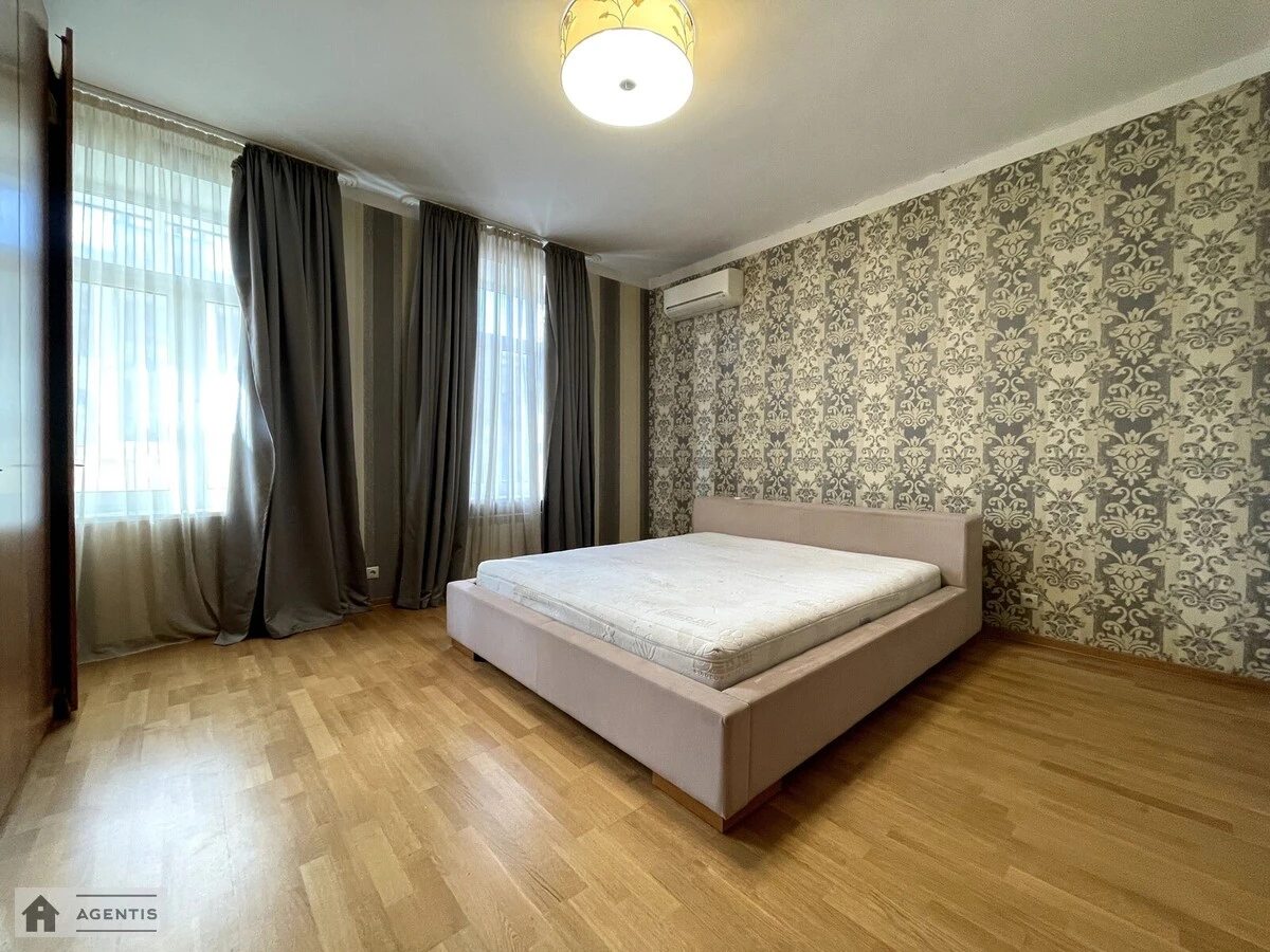 Apartment for rent 3 rooms, 90 m², 3rd fl./5 floors. 32, Yuriya Illyenka vul. Melnykova, Kyiv. 