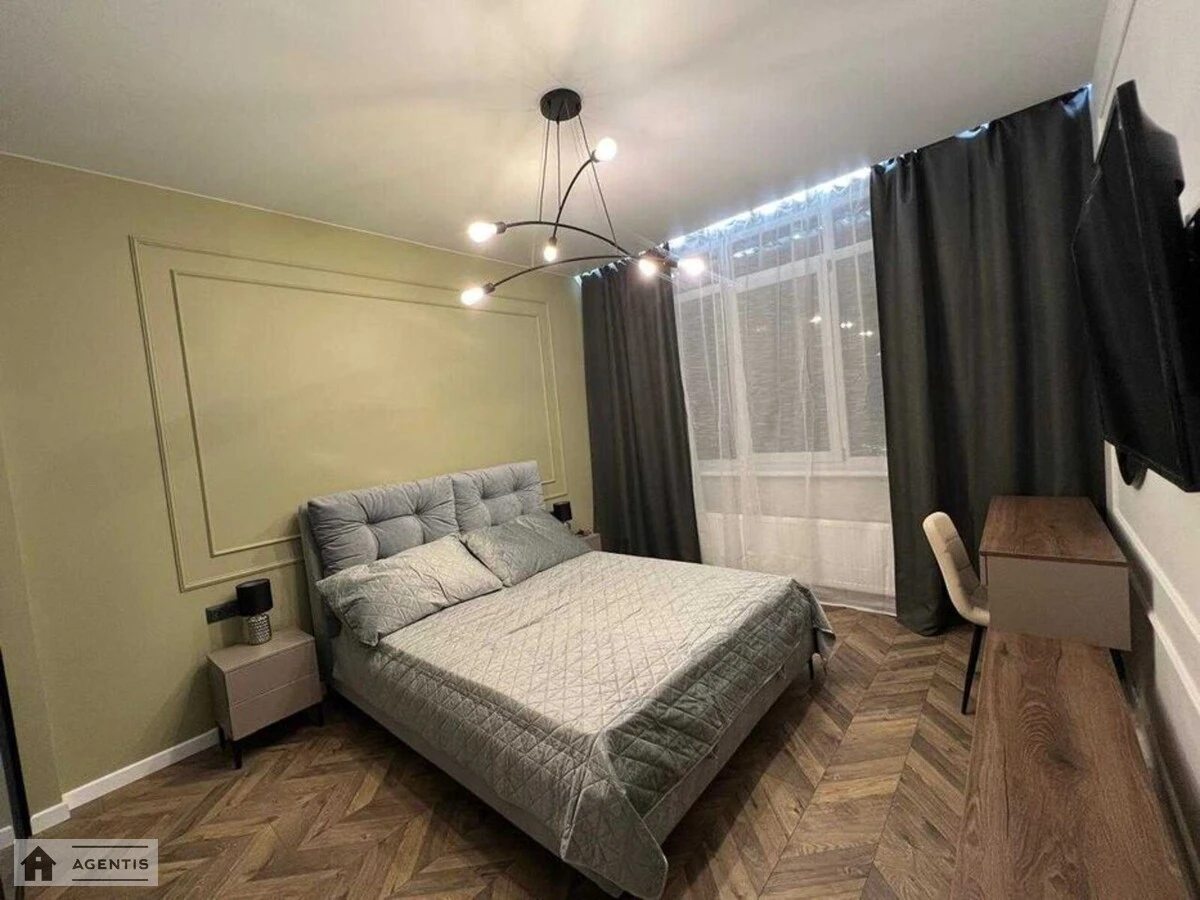 Сдам квартиру 2 комнаты, 74 m², 11 эт./33 этажа. 14, Андрія Верхогляда вул. (Михайла Драгомірова), Киев. 