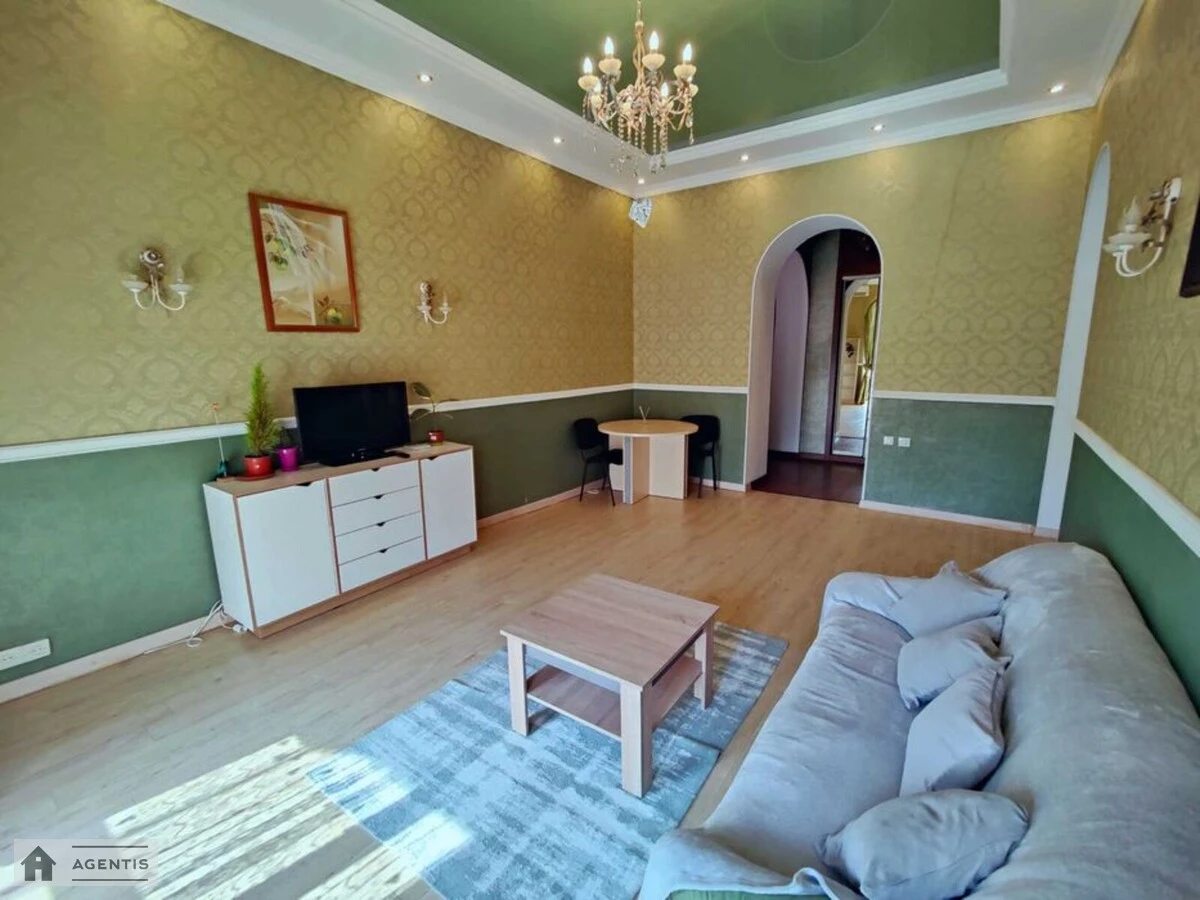 Apartment for rent 4 rooms, 100 m², 4th fl./4 floors. Mezhygirska, Kyiv. 