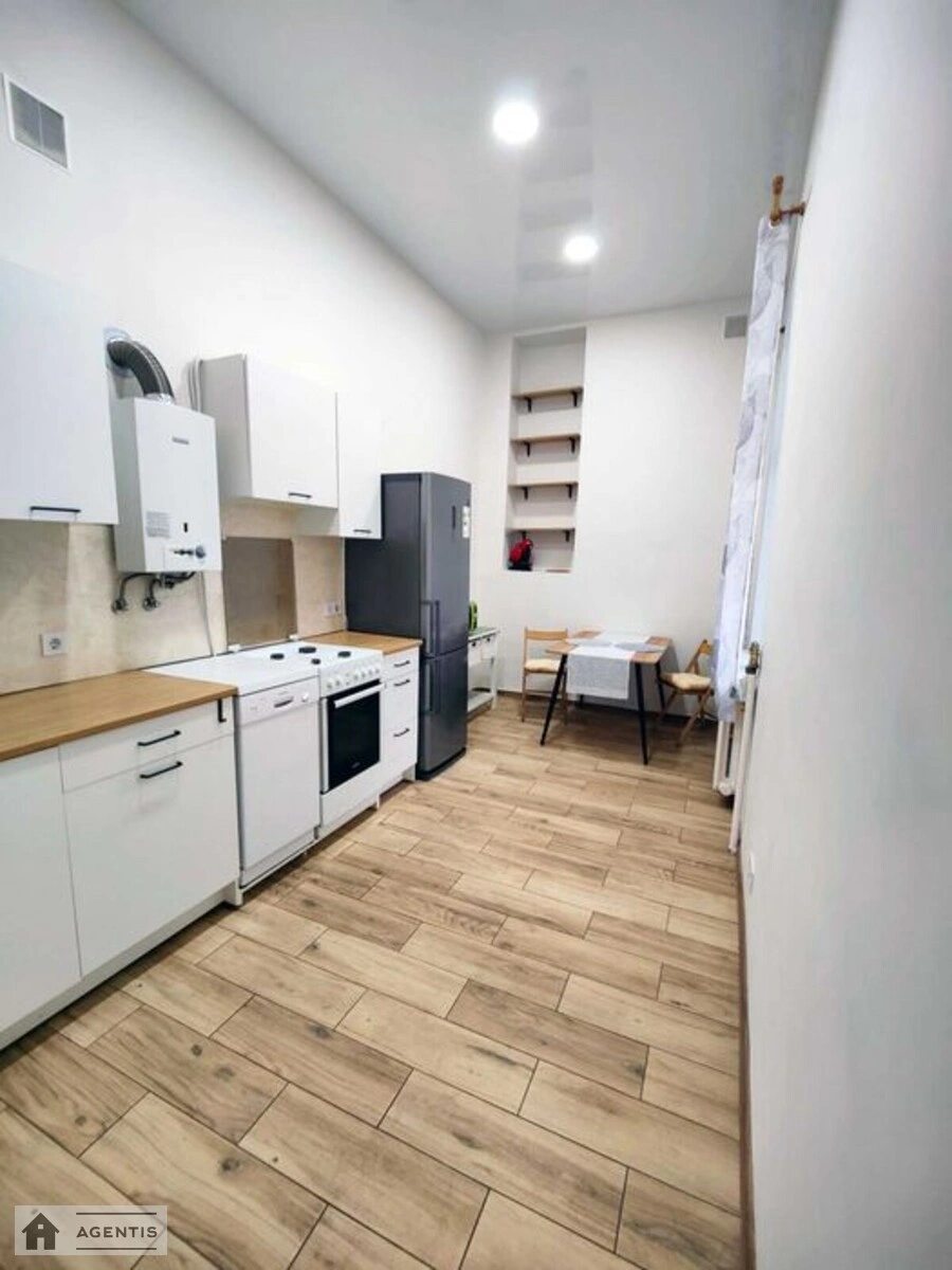 Apartment for rent 4 rooms, 100 m², 4th fl./4 floors. Mezhygirska, Kyiv. 