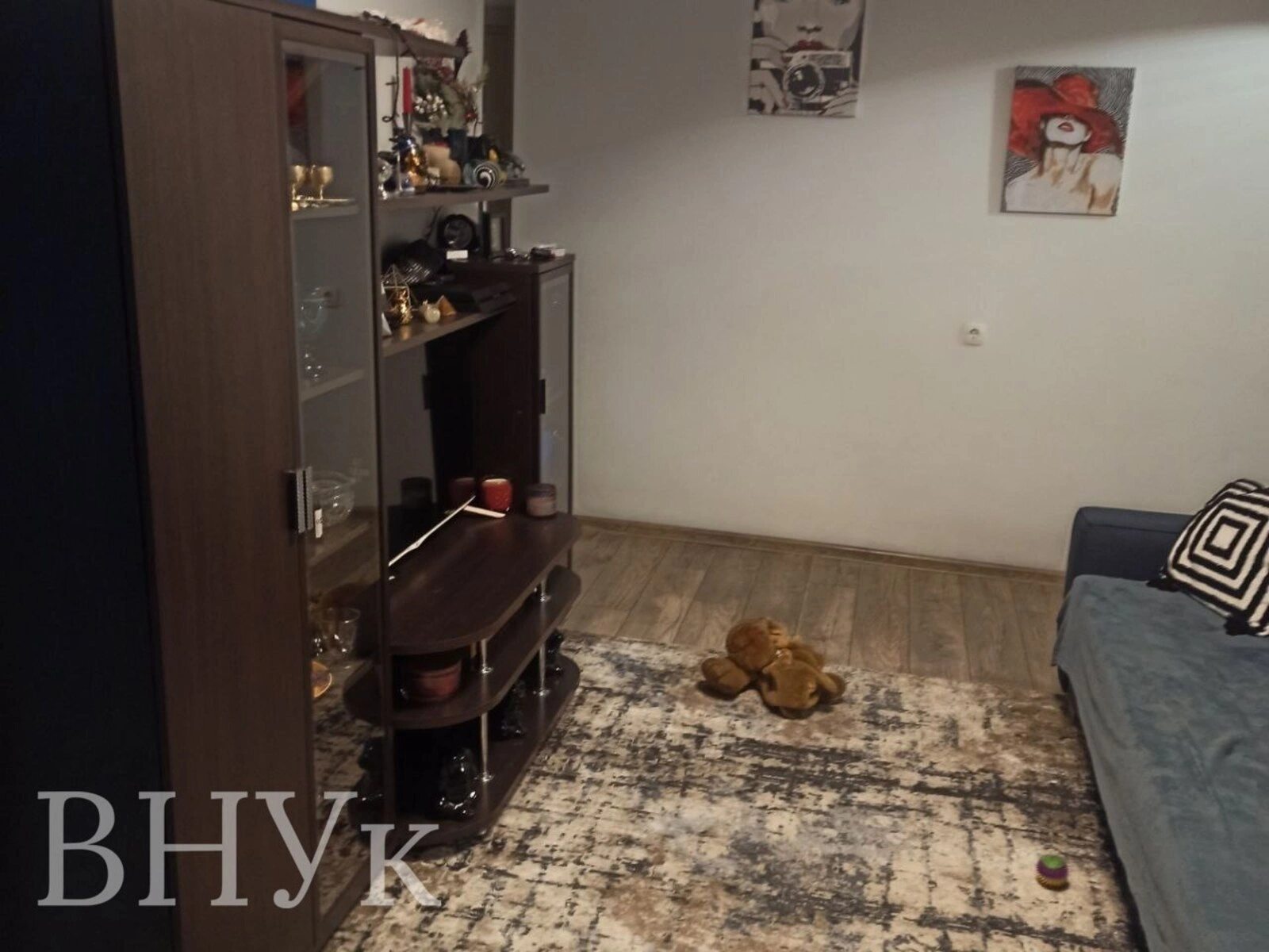 Продаж квартири 3 кімнати, 52 m², 2 пов./5 поверхів. Дружби вул., Тернопіль. 