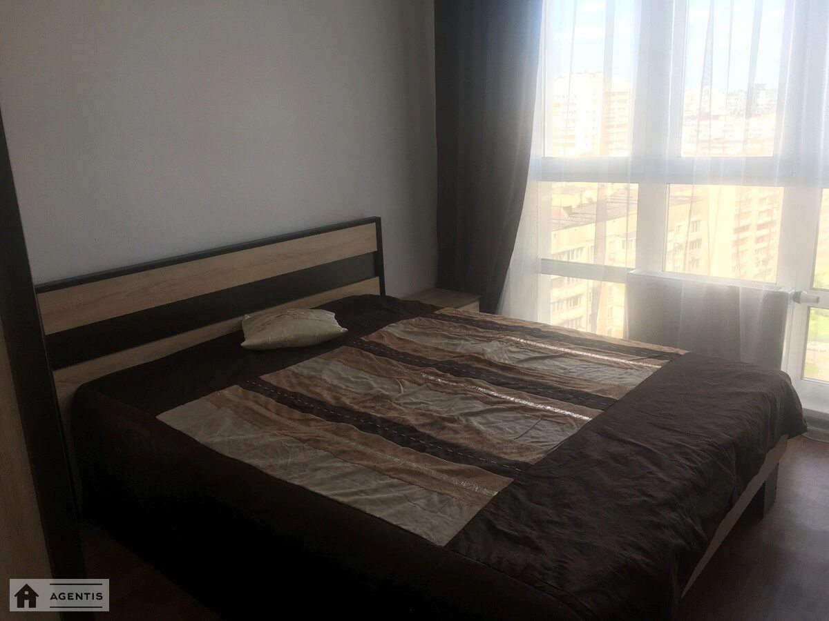 Apartment for rent 2 rooms, 57 m², 16th fl./25 floors. Sofiyi Rusovoyi vul., Kyiv. 