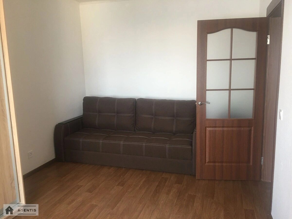 Apartment for rent 2 rooms, 57 m², 16th fl./25 floors. Sofiyi Rusovoyi vul., Kyiv. 