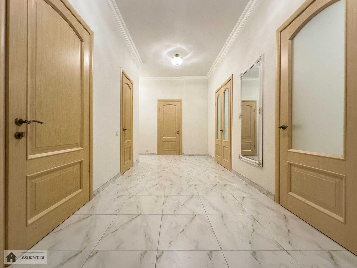 Сдам квартиру 3 комнаты, 112 m², 6 эт./23 этажа. 14, Днепровская набережная 14, Киев. 