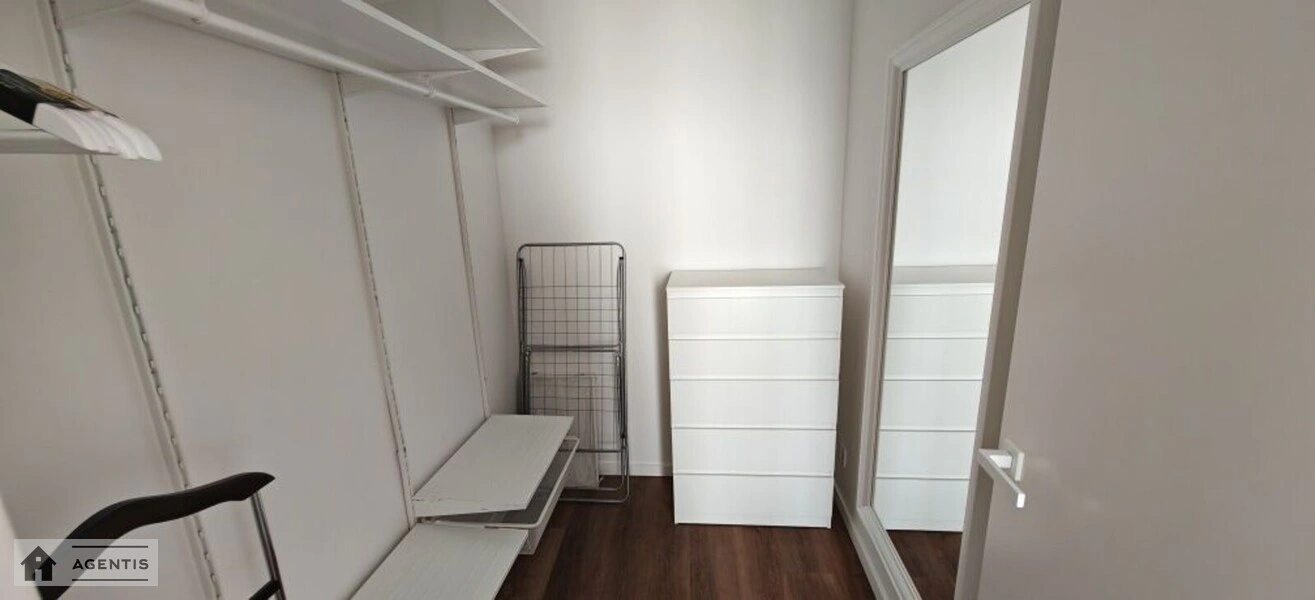 Сдам квартиру 1 комната, 49 m², 15 эт./23 этажа. 28, Василя Тютюнника вул. (Анрі Барбюса), Киев. 