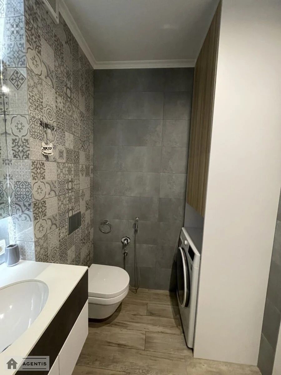 Сдам квартиру 2 комнаты, 45 m², 17 эт./18 этажей. Джона Маккейна вул. (Івана Кудрі), Киев. 