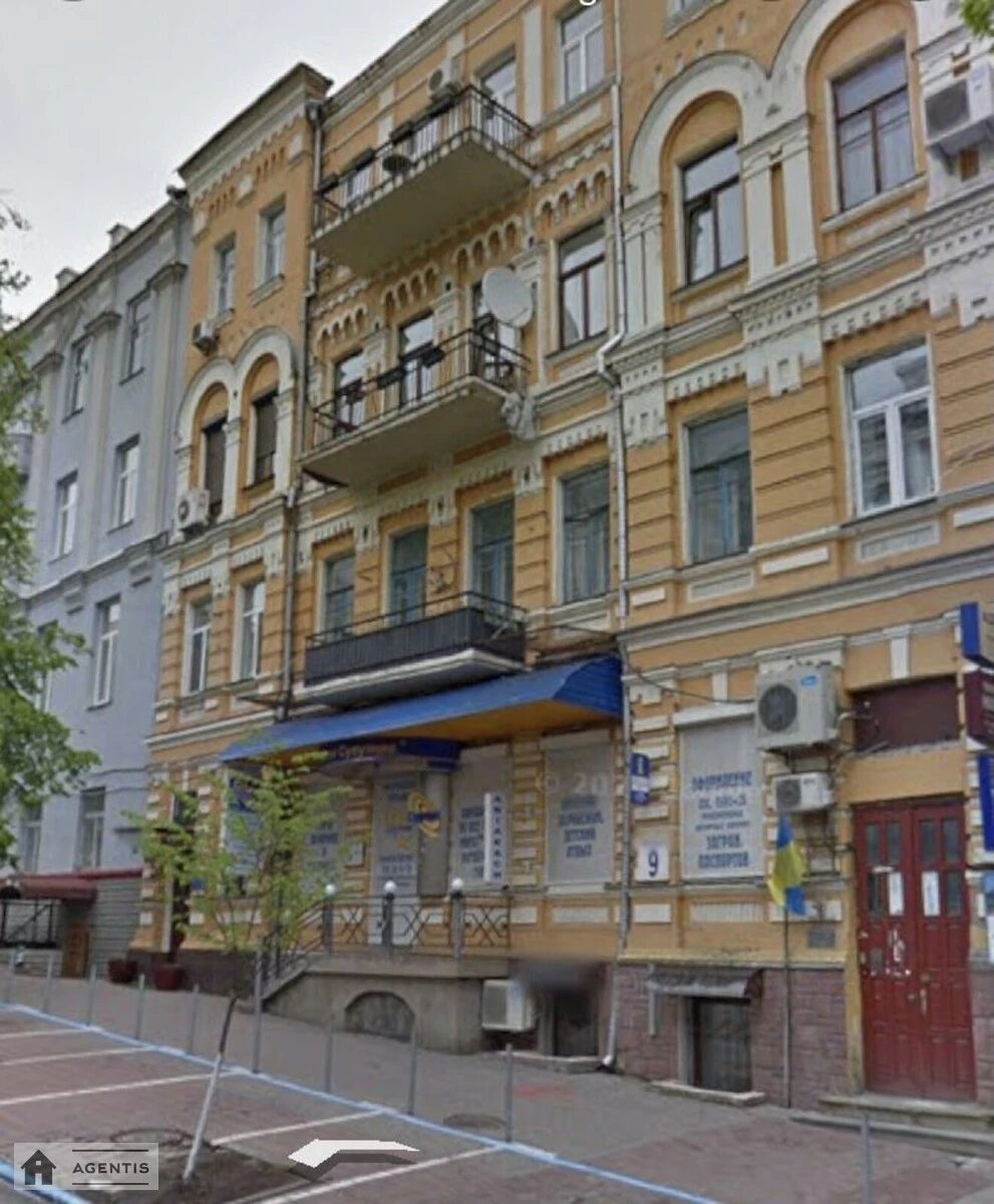 Сдам квартиру 3 комнаты, 80 m², 2 эт./5 этажей. 9, Євгена Чикаленка вул. (Пушкінська), Киев. 