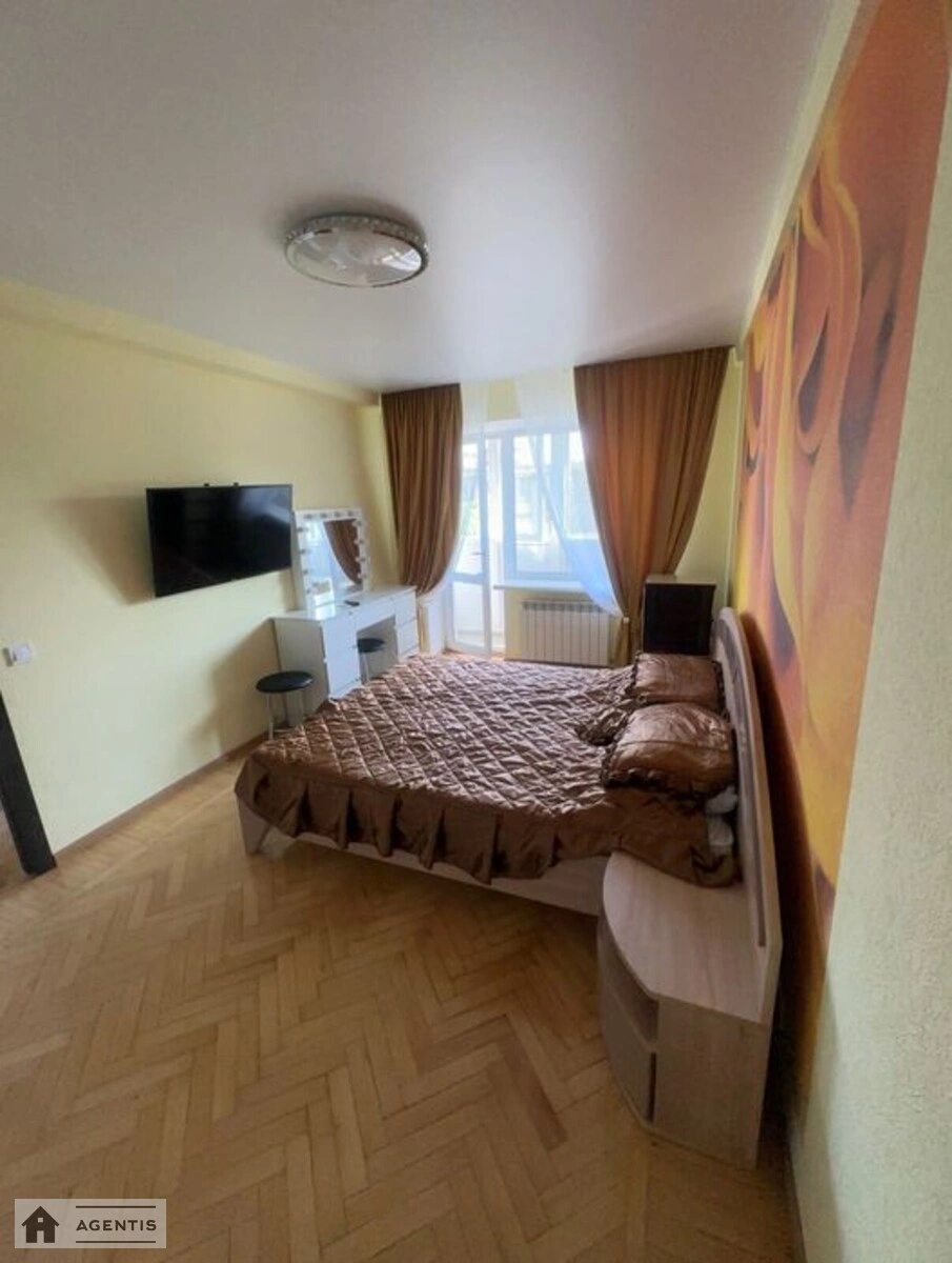 Apartment for rent 2 rooms, 44 m², 5th fl./9 floors. 27, Novodarnytcka 27, Kyiv. 