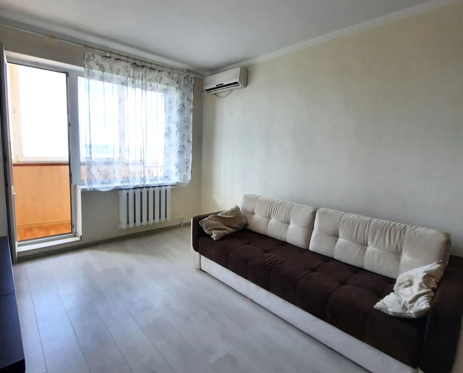 Apartments for sale 2 rooms, 49 m², 5th fl./9 floors. Arkhytektorskaya ul., Odesa. 