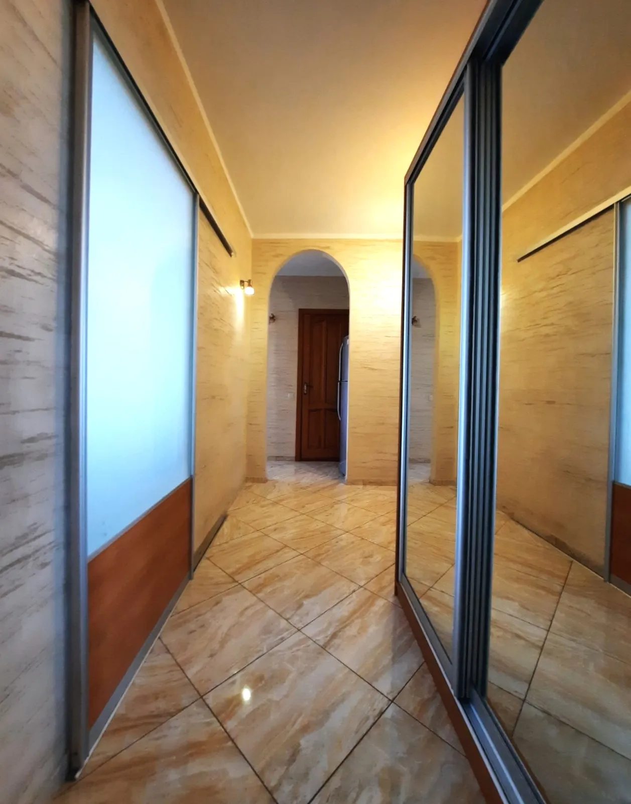 Apartments for sale 2 rooms, 49 m², 5th fl./9 floors. Arkhytektorskaya ul., Odesa. 