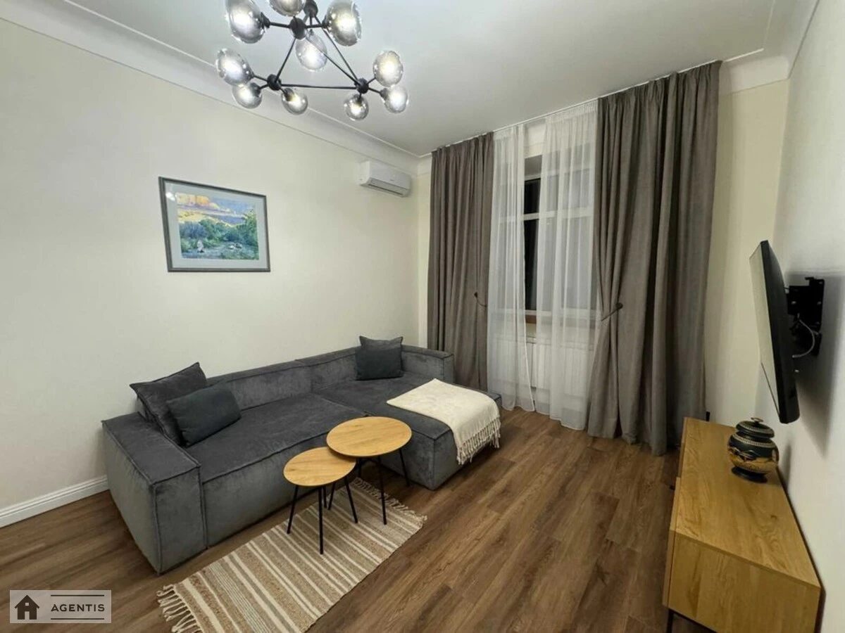 Apartment for rent 2 rooms, 55 m², 1st fl./5 floors. 11, Mykoly Mikhnovskoho bulv. Druzhby Narodiv, Kyiv. 