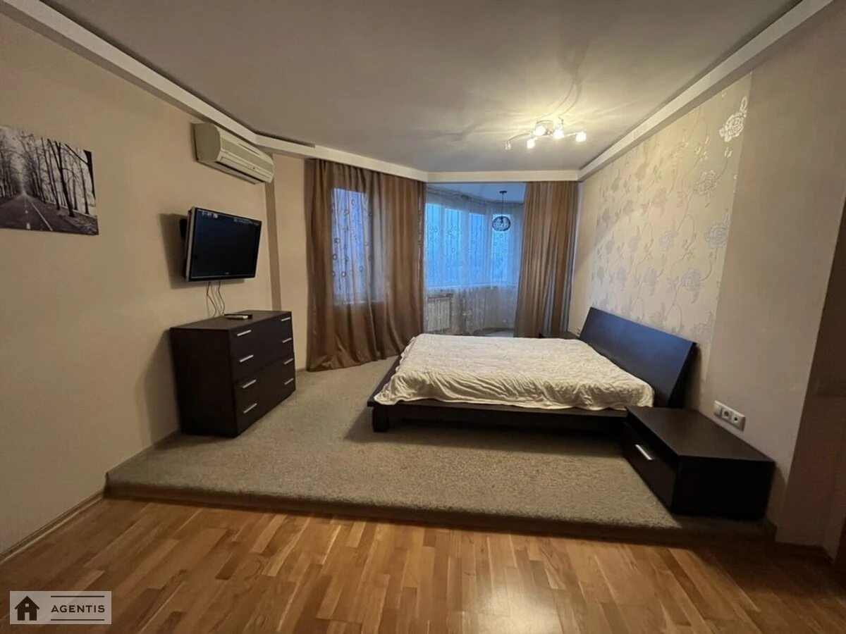 Сдам квартиру 2 комнаты, 99 m², 15 эт./24 этажа. 20, Вячеслава Чорновола вул., Киев. 