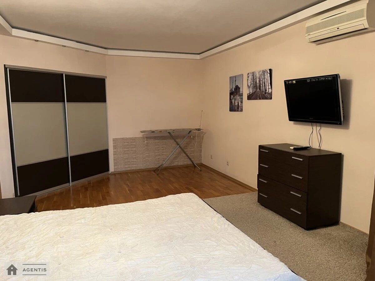 Сдам квартиру 2 комнаты, 99 m², 15 эт./24 этажа. 20, Вячеслава Чорновола вул., Киев. 