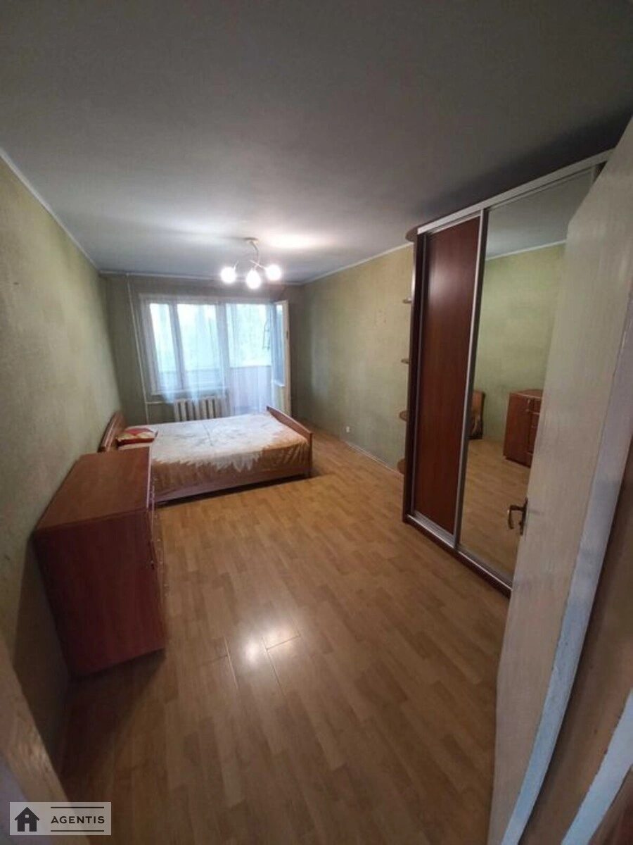 Здам квартиру 3 кімнати, 70 m², 7 пов./9 поверхів. 6, Якуба Коласа 6, Київ. 