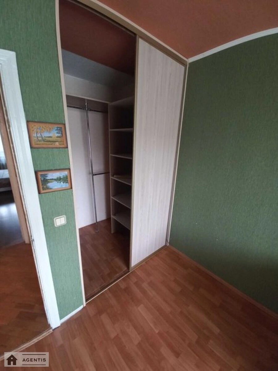 Здам квартиру 3 кімнати, 70 m², 7 пов./9 поверхів. 6, Якуба Коласа 6, Київ. 