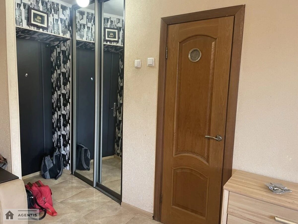 Здам квартиру 1 кімната, 32 m², 6 пов./9 поверхів. 7, Академіка Доброхотова вул., Київ. 