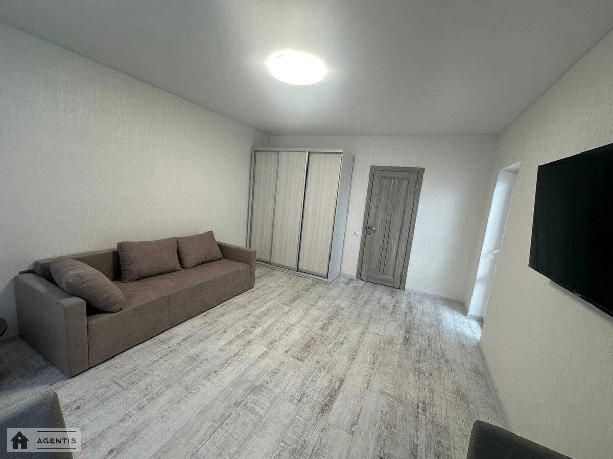 Сдам квартиру 2 комнаты, 46 m², 16 эт./26 этажей. Ревуцкого, Киев. 