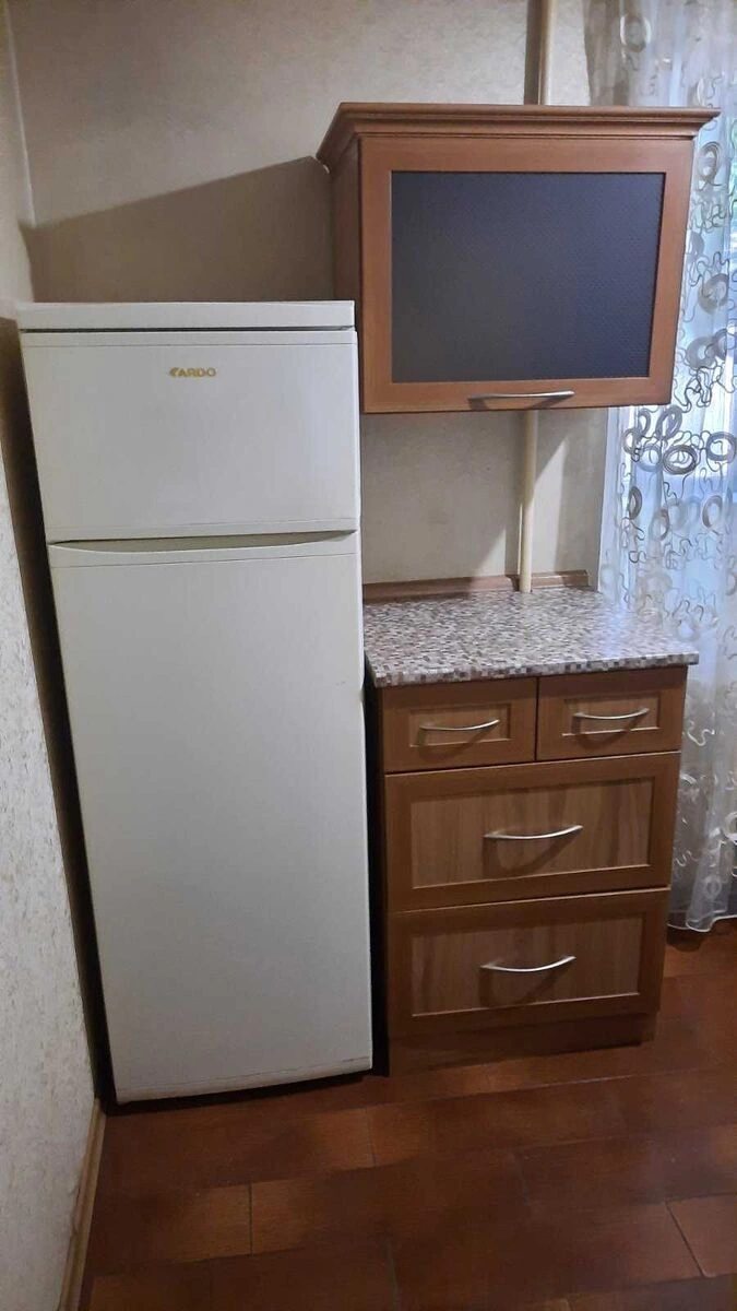 Продаж квартири 3 кімнати, 60 m², 1 пов./9 поверхів. 16, Борщагівська 16, Київ. 