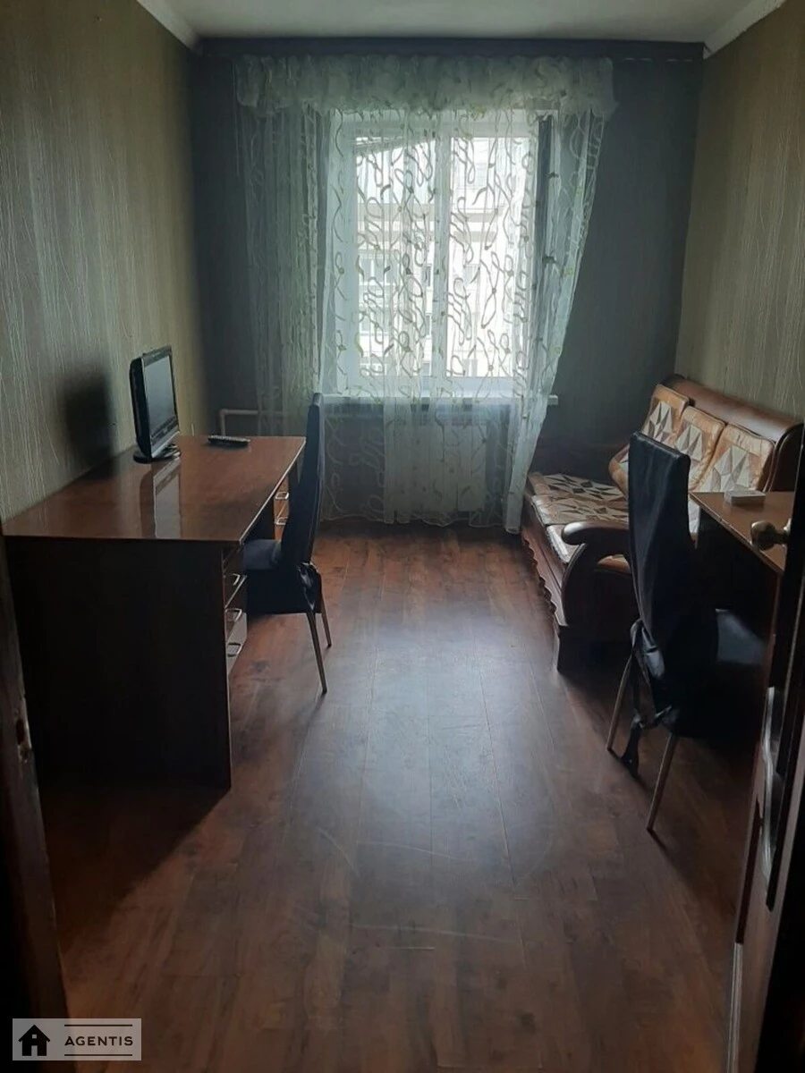 Здам квартиру 3 кімнати, 70 m², 10 пов./10 поверхів. 19, Милославська 19, Київ. 