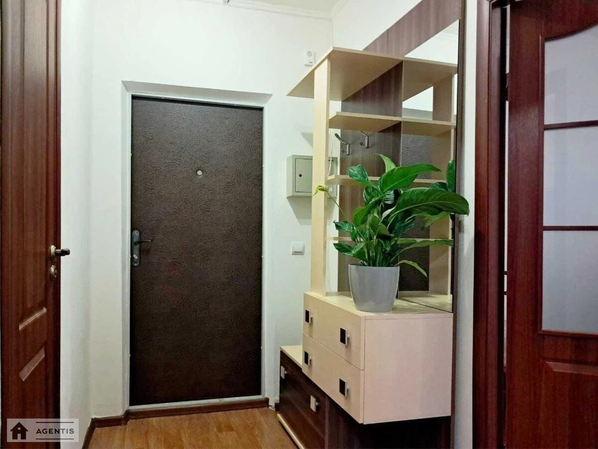 Здам квартиру 1 кімната, 38 m², 12 пов./25 поверхів. 7, Софії Русової вул., Київ. 