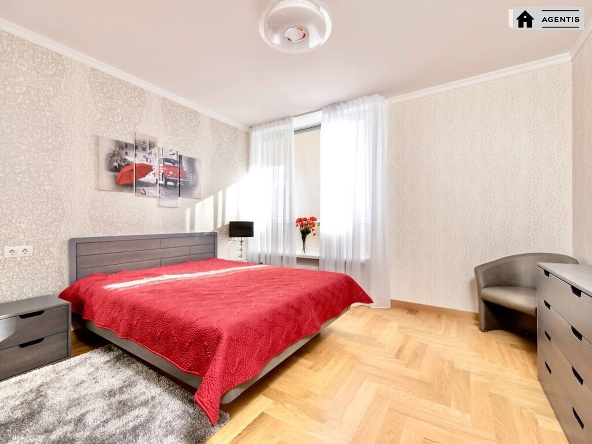 Apartment for rent 2 rooms, 68 m², 12th fl./25 floors. 20, Solomyanska vul., Kyiv. 