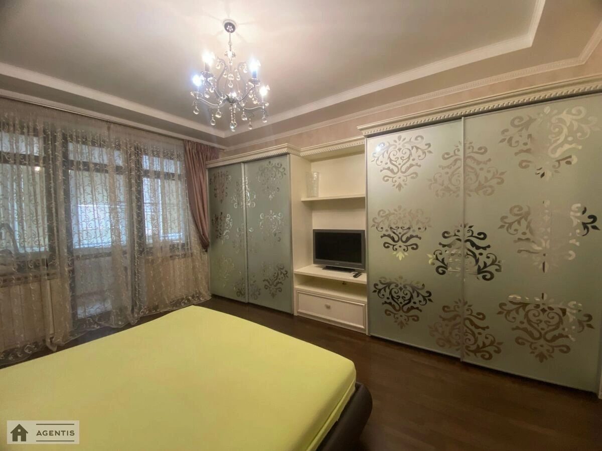 Здам квартиру 3 кімнати, 150 m², 2 пов./4 поверхи. 7, Оболонська Набережна 7, Київ. 