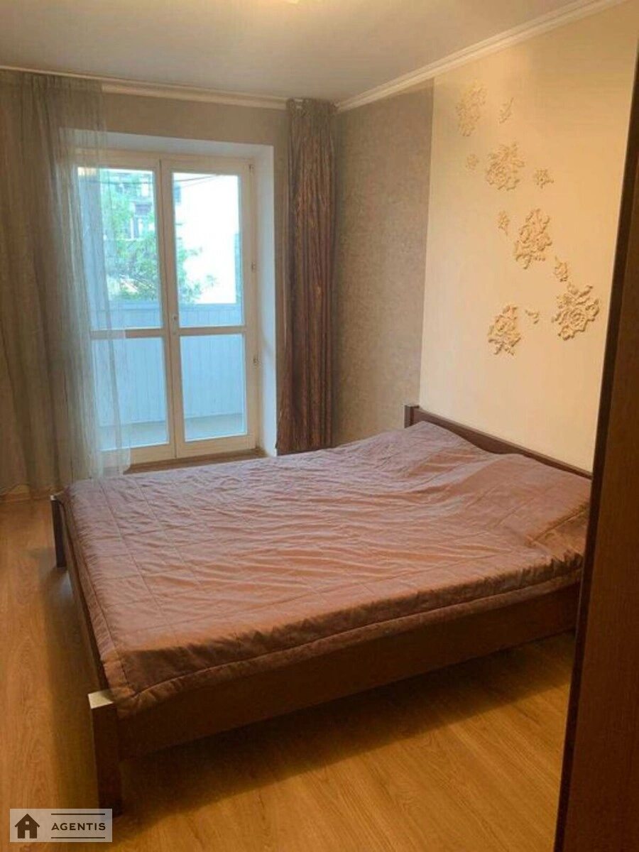 Здам квартиру 3 кімнати, 62 m², 6 пов./9 поверхів. 129, Борщагівська 129, Київ. 