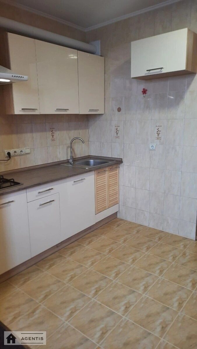 Здам квартиру 1 кімната, 38 m², 8 пов./9 поверхів. 32, Жмеринська 32, Київ. 