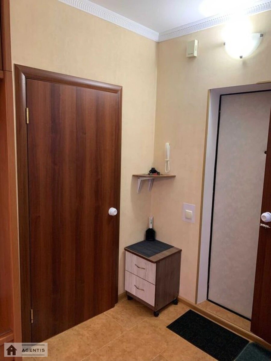 Здам квартиру 1 кімната, 36 m², 4 пов./12 поверхів. Левка Лукяненка вул. (Маршала Тимошенка), Київ. 