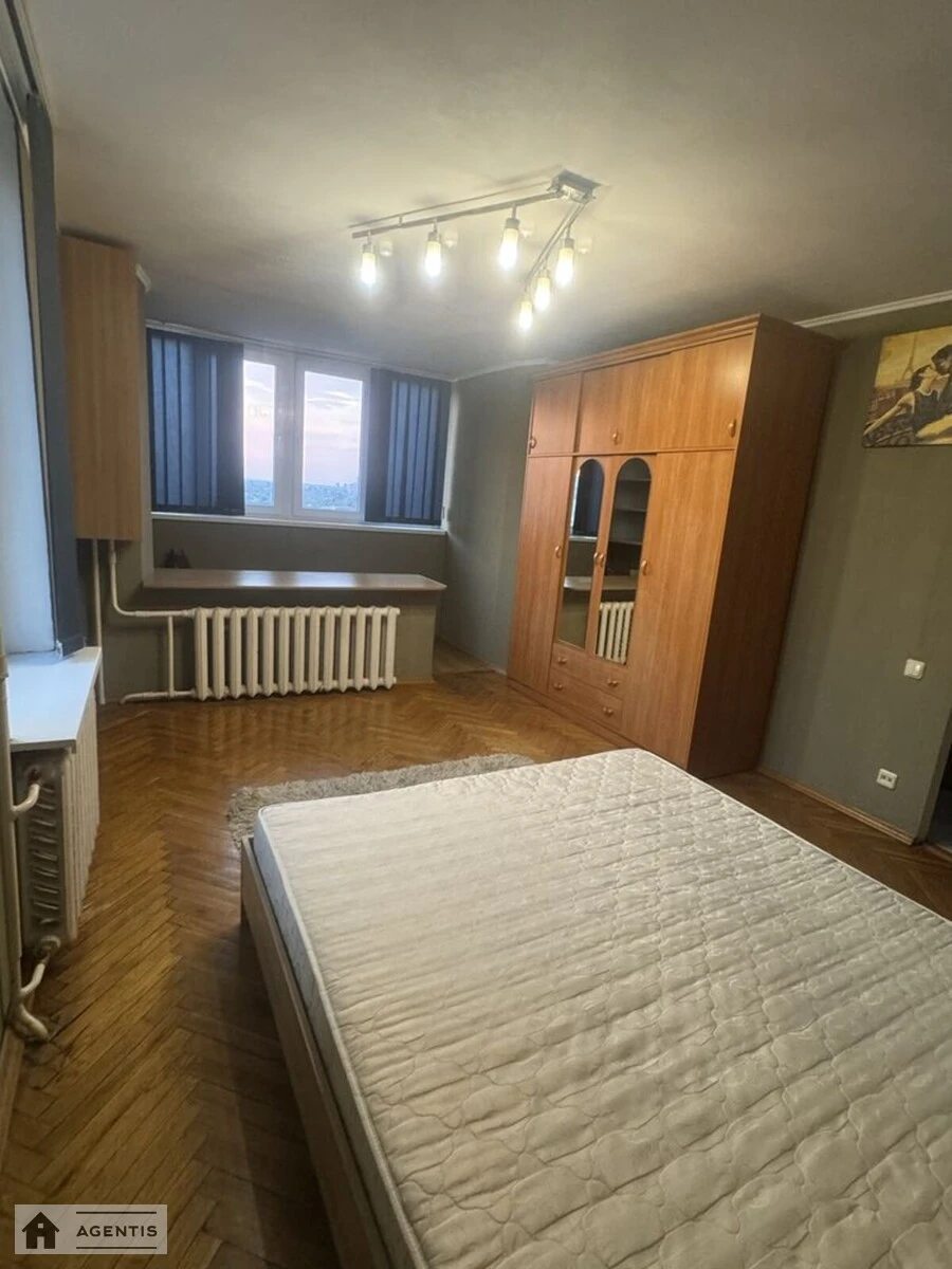 Сдам квартиру 1 комната, 30 m², 13 эт./15 этажей. 7, Митрополита Андрея Шептицького вул. (Анатолія Луначарського), Киев. 