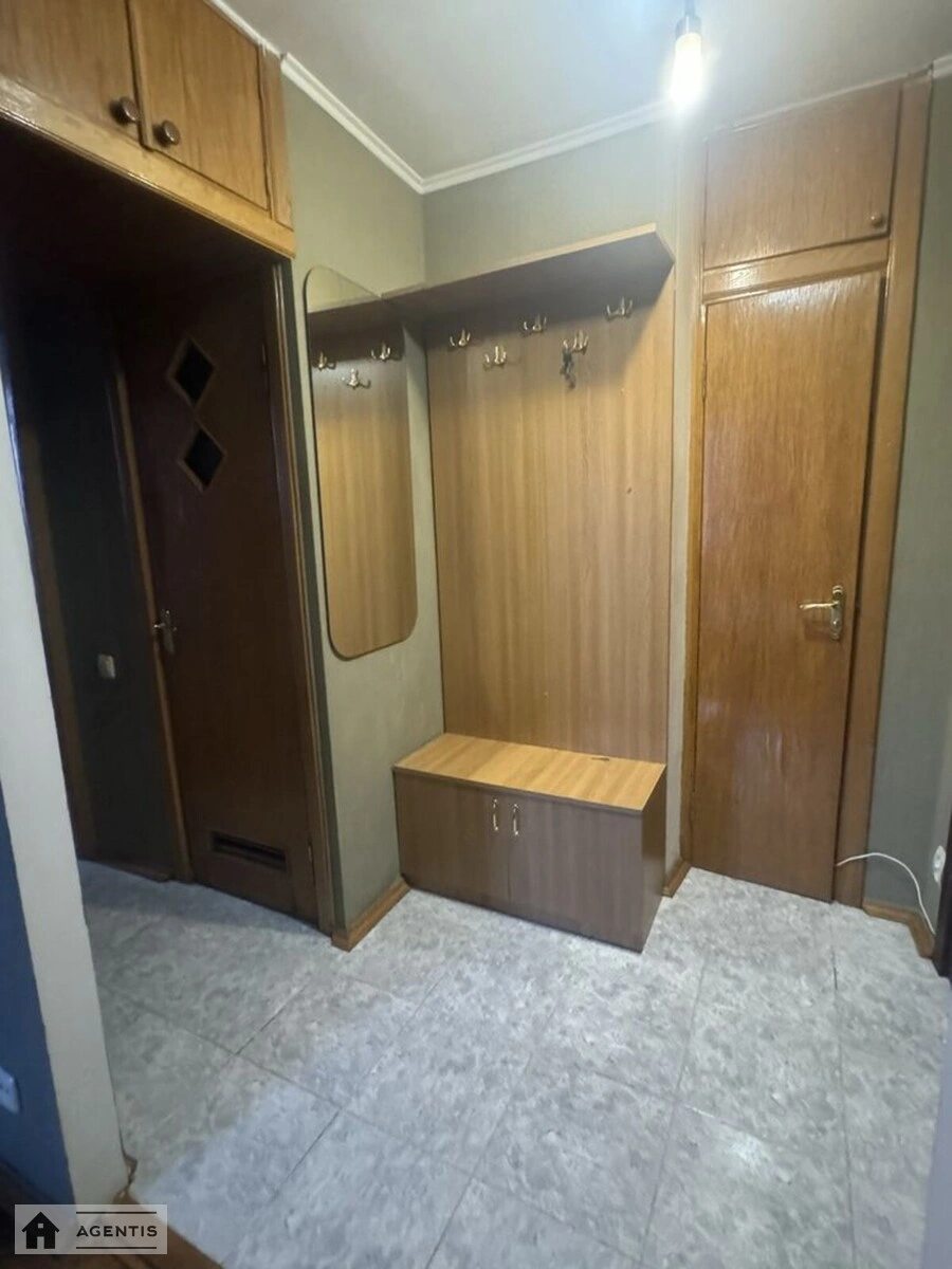 Сдам квартиру 1 комната, 30 m², 13 эт./15 этажей. 7, Митрополита Андрея Шептицького вул. (Анатолія Луначарського), Киев. 