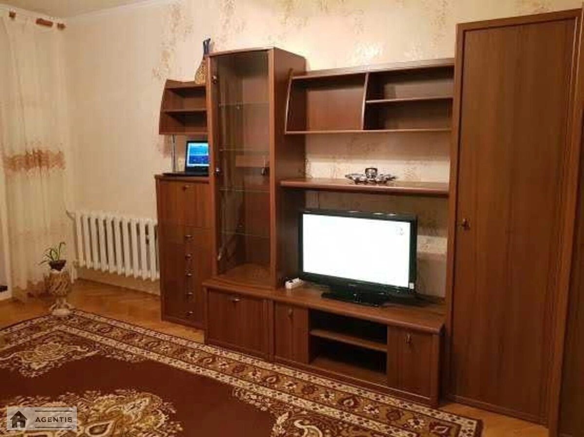 Здам квартиру 1 кімната, 41 m², 4 пов./9 поверхів. Юлії Здановської вул. (Михайла Ломоносова), Київ. 