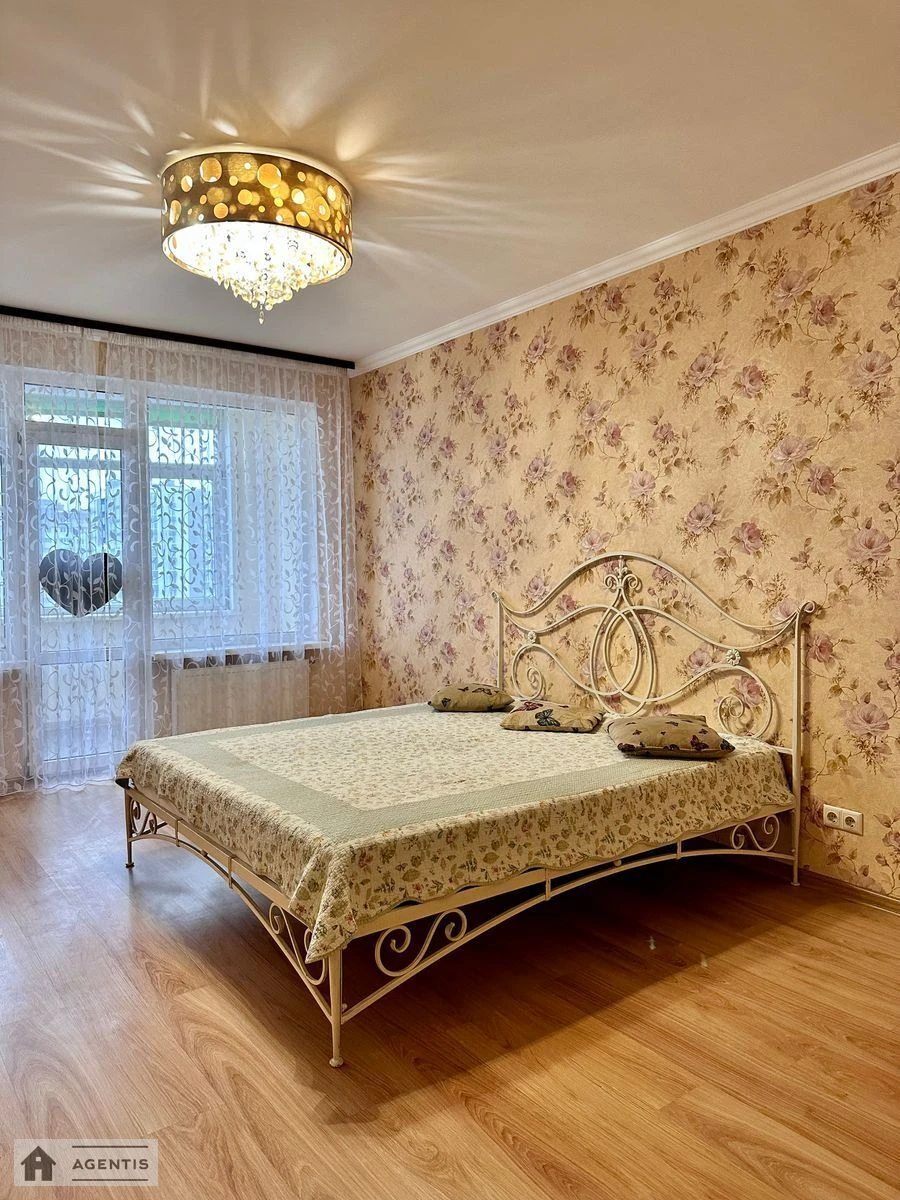 Apartment for rent 1 room, 68 m², 21st fl./26 floors. 22, Lvivska 22, Kyiv. 