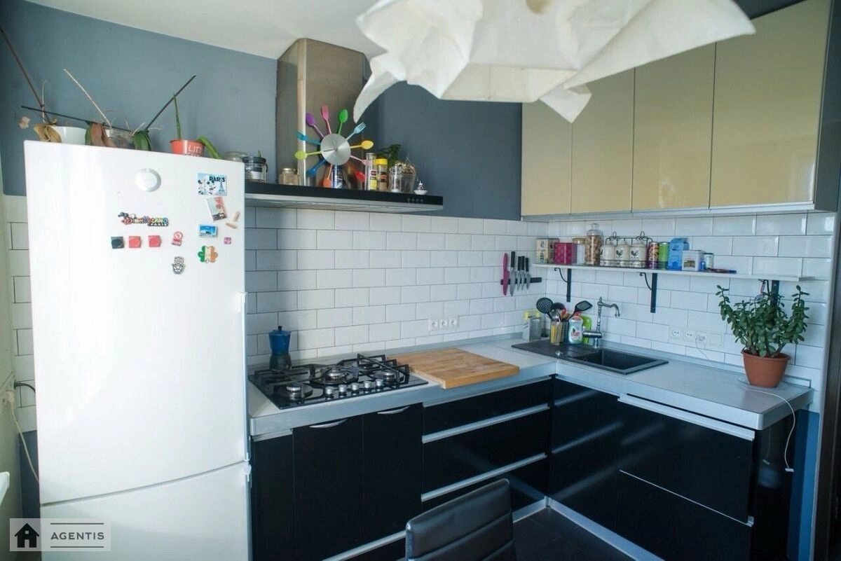 Здам квартиру 2 кімнати, 55 m², 9 пов./9 поверхів. 6, Дегтярівська 6, Київ. 