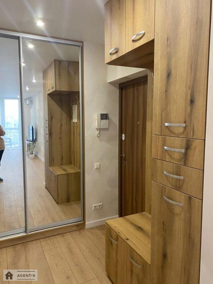 Сдам квартиру 1 комната, 38 m², 19 эт./25 этажей. Правды, Киев. 