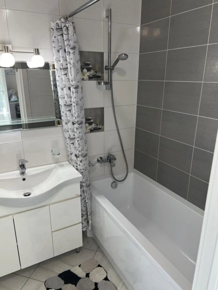 Сдам квартиру 1 комната, 50 m², 13 эт./17 этажей. 46, Юлії Здановської вул. (Михайла Ломоносова), Киев. 