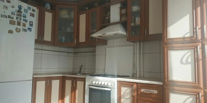 Apartments for sale. 3 rooms, 68 m², 4th floor/9 floors. Pr-kt Lenynskyy, Donetsk. 