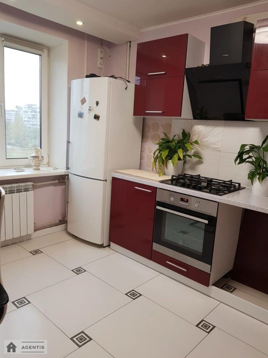 Здам квартиру 1 кімната, 46 m², 5 пов./9 поверхів. Прирічна, Київ. 