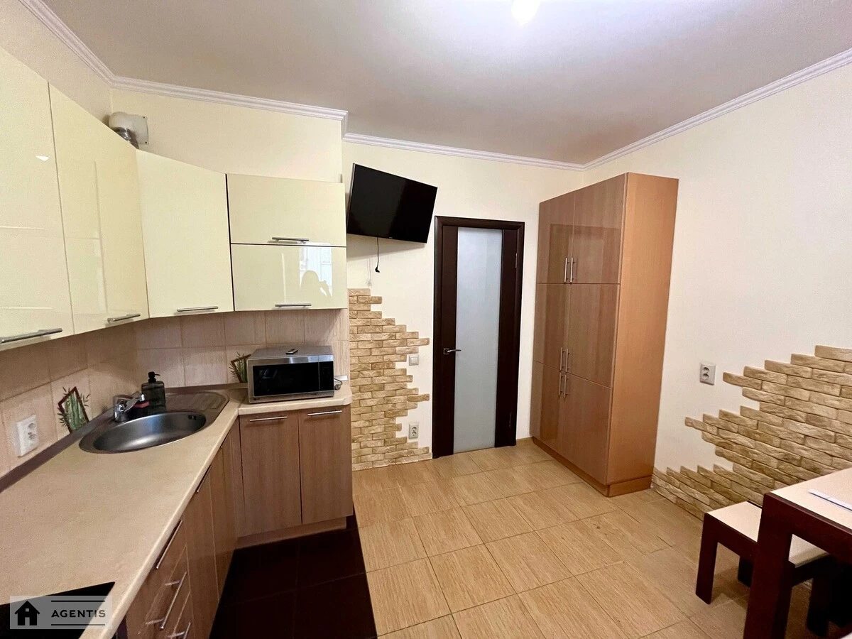 Здам квартиру 1 кімната, 42 m², 2 пов./18 поверхів. Дарницький район, Київ. 