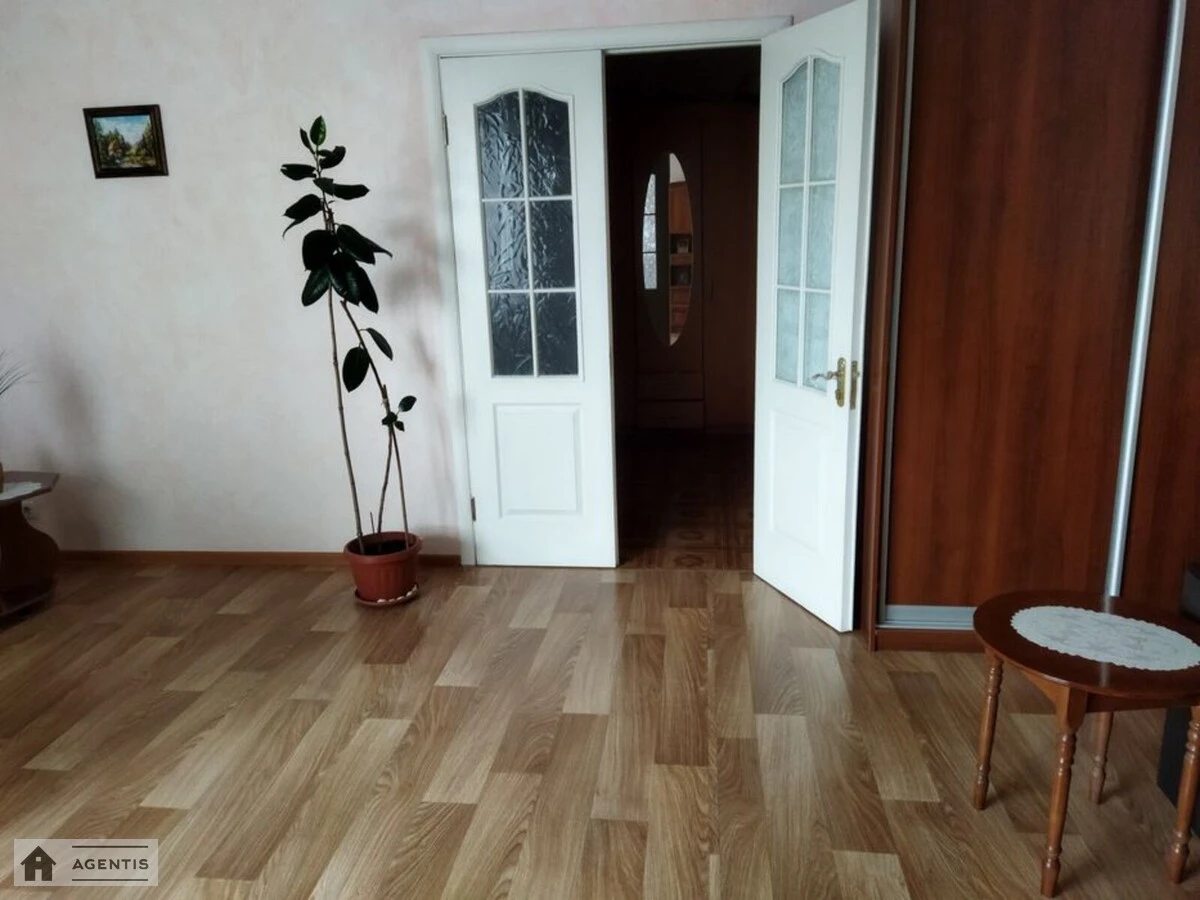 Apartment for rent 2 rooms, 73 m², 3rd fl./12 floors. 3, Simyi Steshenkiv vul. Tymofiya Strokacha, Kyiv. 